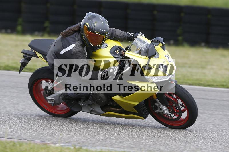 Archiv-2025/09 22.04.2025 Cornu Master School ADR/gruen-vert/32